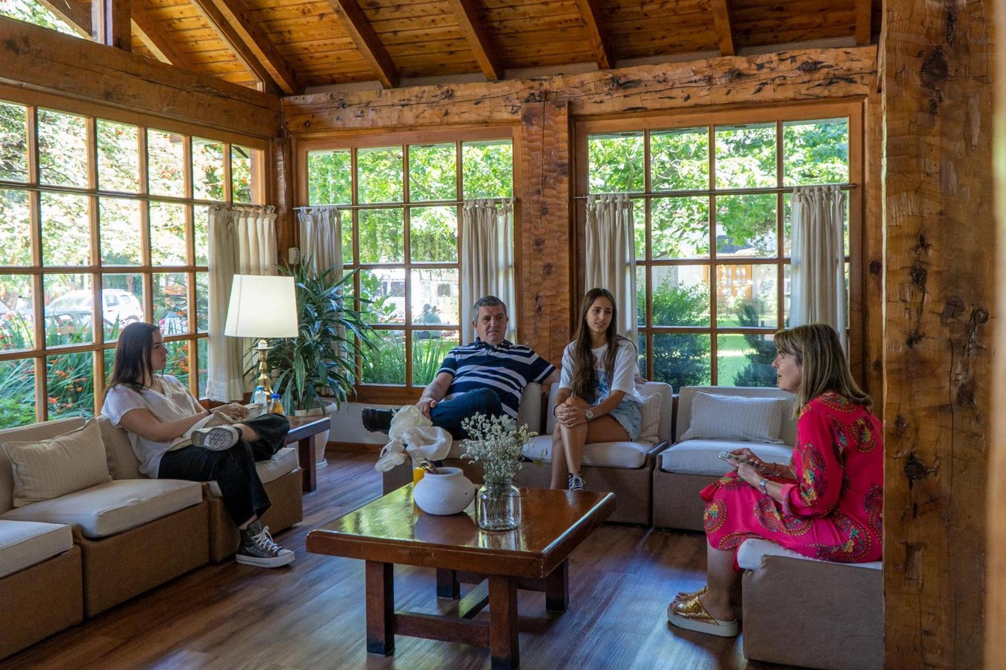 Hotel y Cabañas Le Village San Martín de los Andes Exterior foto